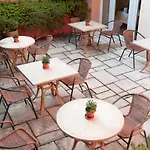 Benz Garni Guest house