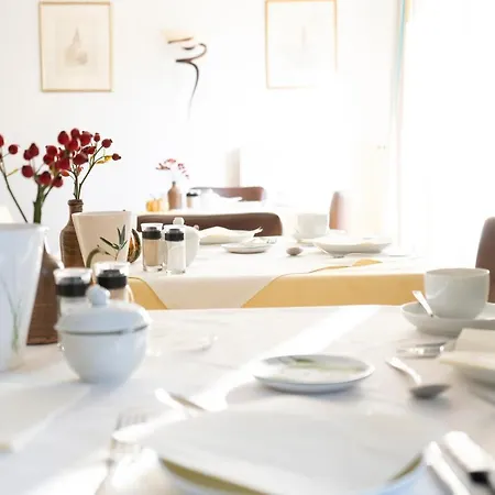 Benz Garni Konukevi 3*