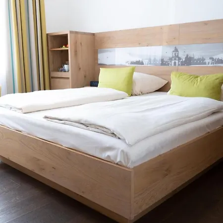 Konukevi Benz Garni Schwetzingen