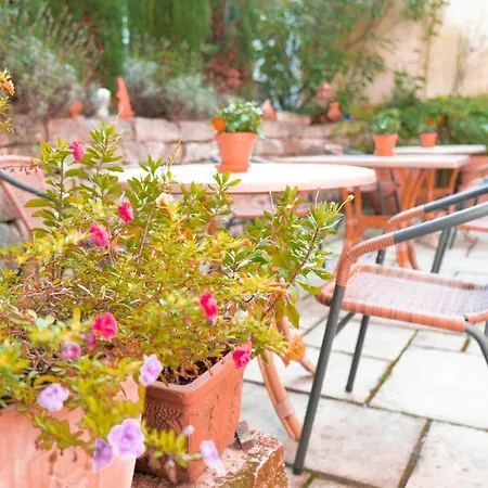 Benz Garni Konukevi Schwetzingen