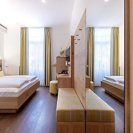 Benz Garni Guest house 3*