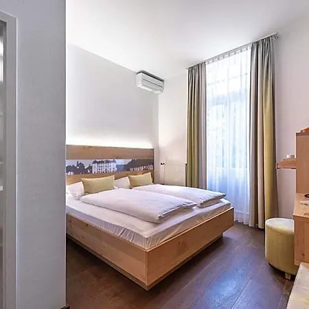 Benz Garni Guest house 3*